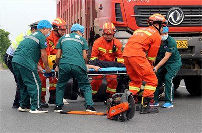 田林沛县道路救援